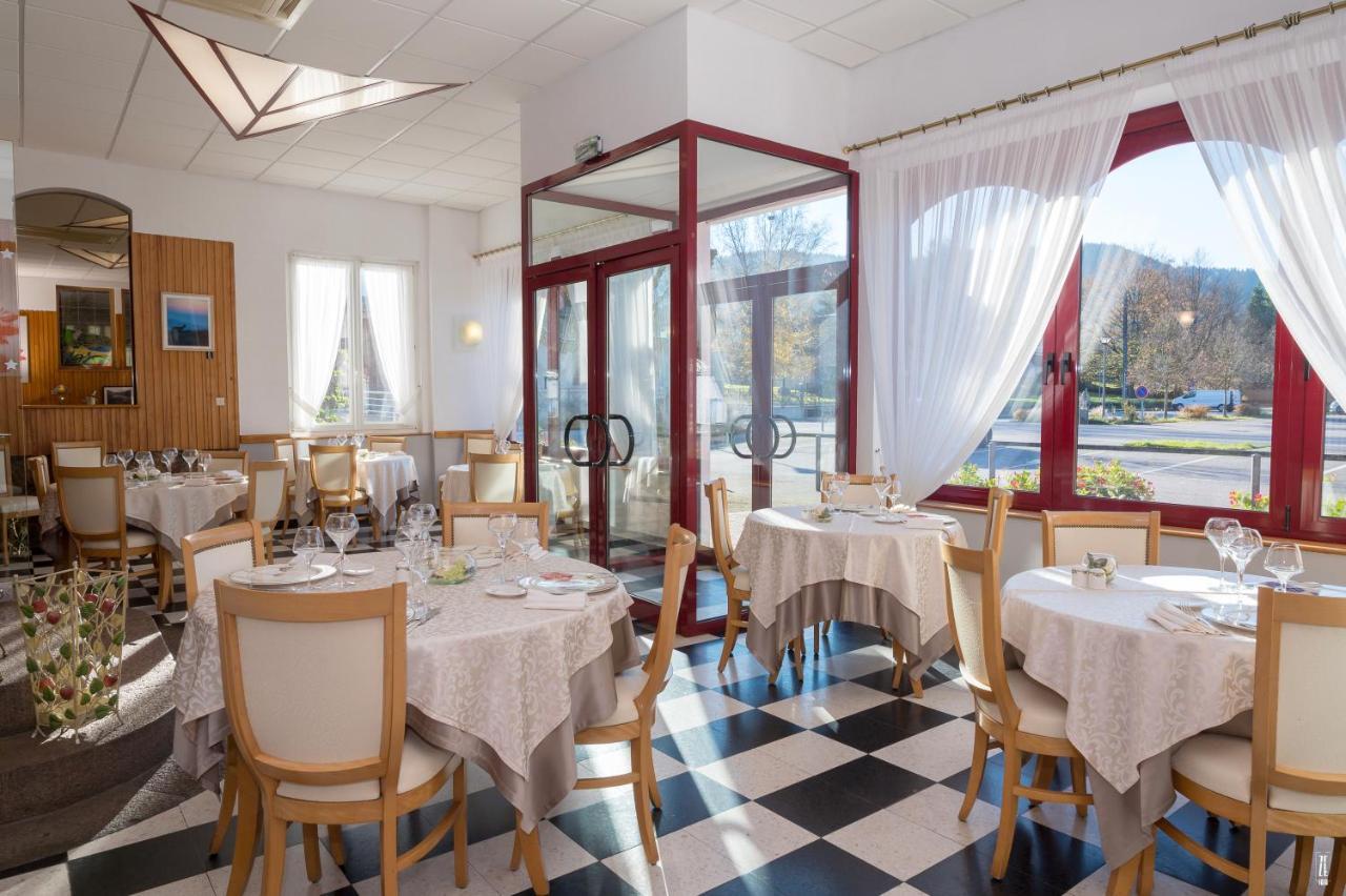 Logis Hotel & Restaurant Des Lacs Celles-sur-Plaine Exterior foto